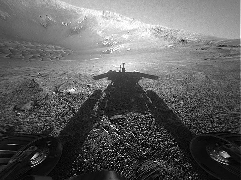 nasapod's tweet image. Shadow of a Martian Robot

Source: apod.nasa.gov/apod/ap080629.…

#Mars #OpportunityRover #SpaceExploration #RedPlanet #SolarSystem #EnduranceCrater #RobotShadow #MarsRover #OuterSpace #Science
