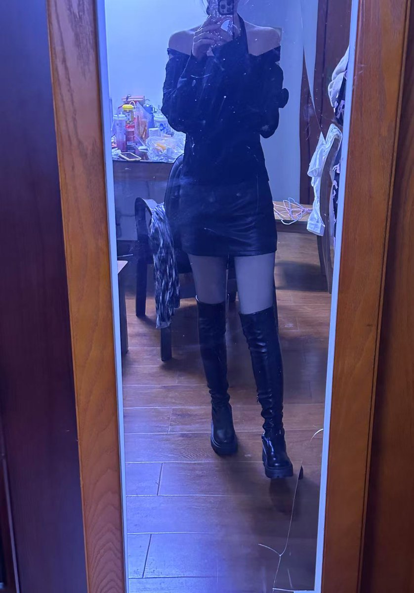 你们的亲妈空乘祖宗准备大开杀戒了呢  ＃atm奴 #贡奴 #上贡 #压榨   #女s #榨金  #提款机  #吸金 #恋足  #空乘 https://t.co/KpVztuz3M2