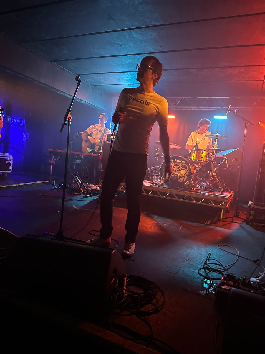 Rachiepooster's tweet photo. Soooo, last night. I’ve loved @TheBluetones since I was 10. And being able to now live my best life by consistently seeing them live nearly 30 years later, blows my mind. Best performance I’ve seen from them. @TheQuill @ad_I_am @scottmuldoon @BluetonesFanz https://t.co/FZouuDsWya