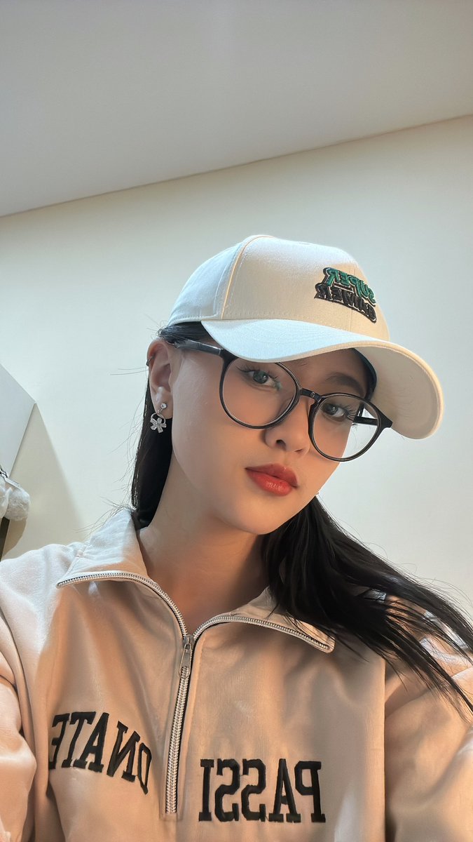AdelRevaaa's tweet photo. https://t.co/XAlB6DGG8B