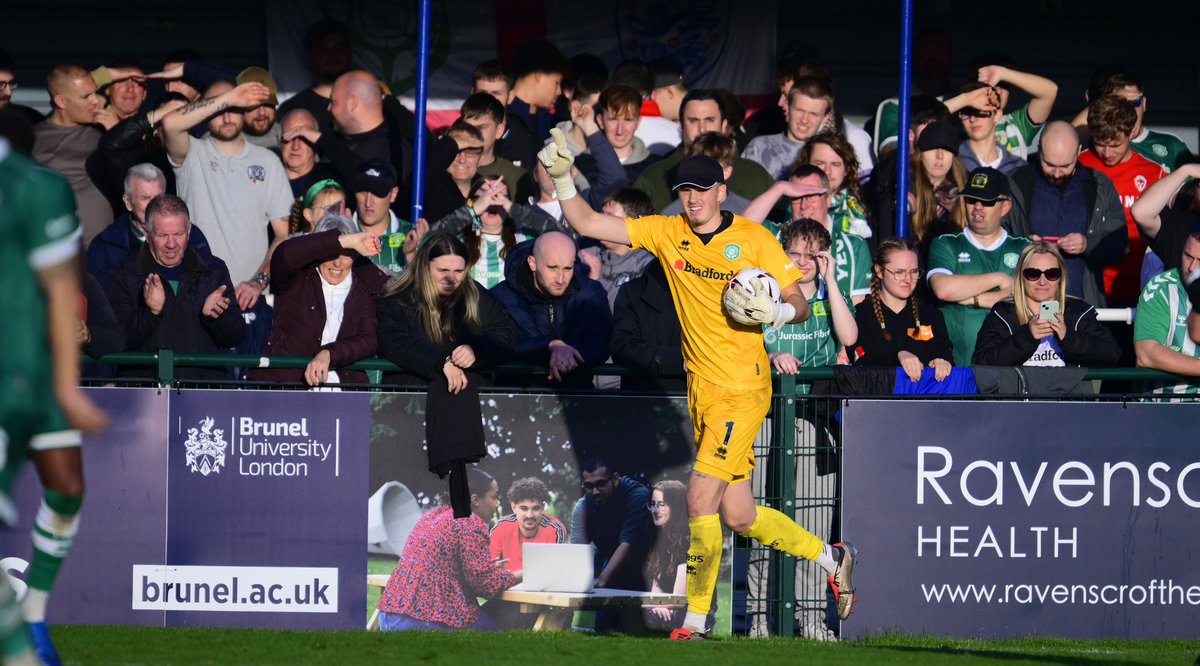 YTFC's tweet photo. The Cat in the Hat… 🧢 

Clean sheet number 5️⃣ for Ollie Wright! 

#YTFC 💚 https://t.co/QOeU0iuOIQ