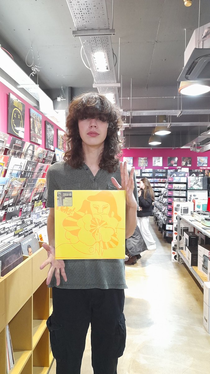 hmv Colchester tweet media