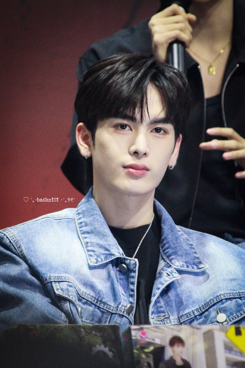 basketSt_'s tweet photo. น้องกรรณมีอยู่จริง ✨🐶

PERFECT 10LINERS X BOOKEXPO
#everYxสายรหัสเทวดา #Santapp https://t.co/seJ5c5t0lA