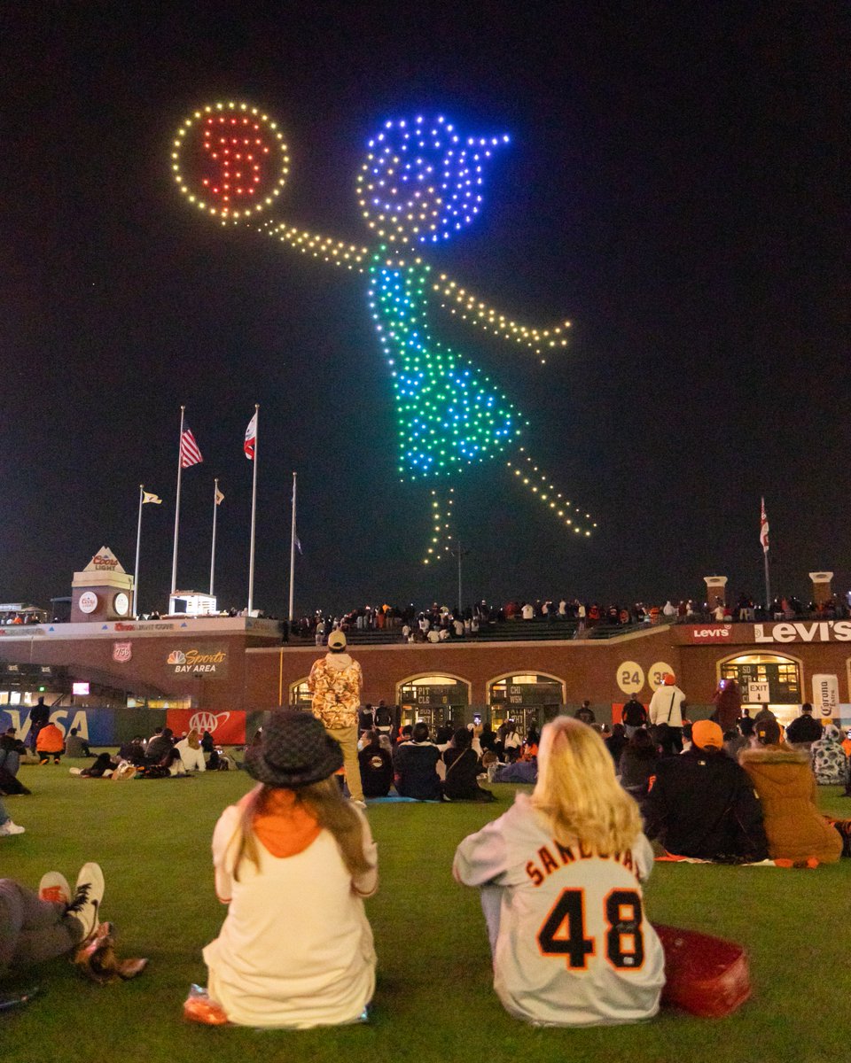 SkyElementsUSA's tweet photo. Following a game in San Francisco, characters from some of the most beloved Pixar movies lit up the sky over @OracleParkSF! #DroneShow #SkyElements https://t.co/hJIprC2TDI