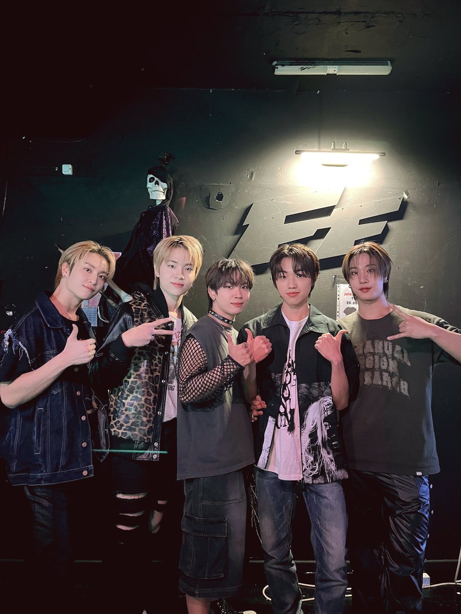 catch_theyoung's tweet photo. 241020 #CLUBFF 📸 

라이브더영과 함께한 오늘🎶
캐치더영이 준비한 무대 어땠나영⁉️

오늘 관객 여러분의 반응은 💯 최고였어요🔥

#캐치더영 #CATCHTHEYOUNG
#Dreamit #드림잇 https://t.co/JYx6sFUybl