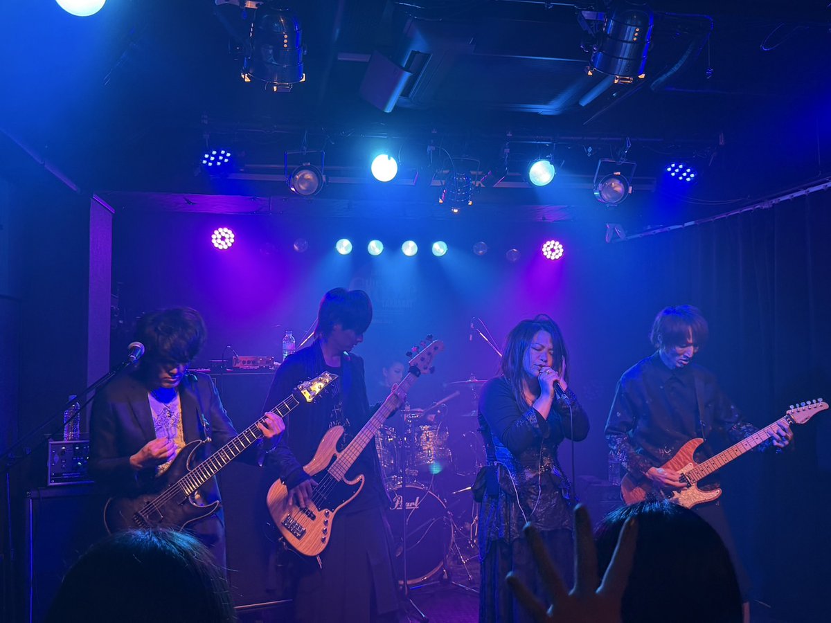 marimo32n's tweet photo. 昨日は5年ぶりにライブでした
久しぶりのライブで、多くの方に来ていただいたおかげで緊張がMAXになりガチガチでしたが
終わってみれば楽しかったなと
遅い時間にも関わらずご来場いただいた皆様、対バンしていただいた皆様
本当にありがとうございました

ロマサガ2楽しみ！
#RASEN https://t.co/AUk0P3IOQS