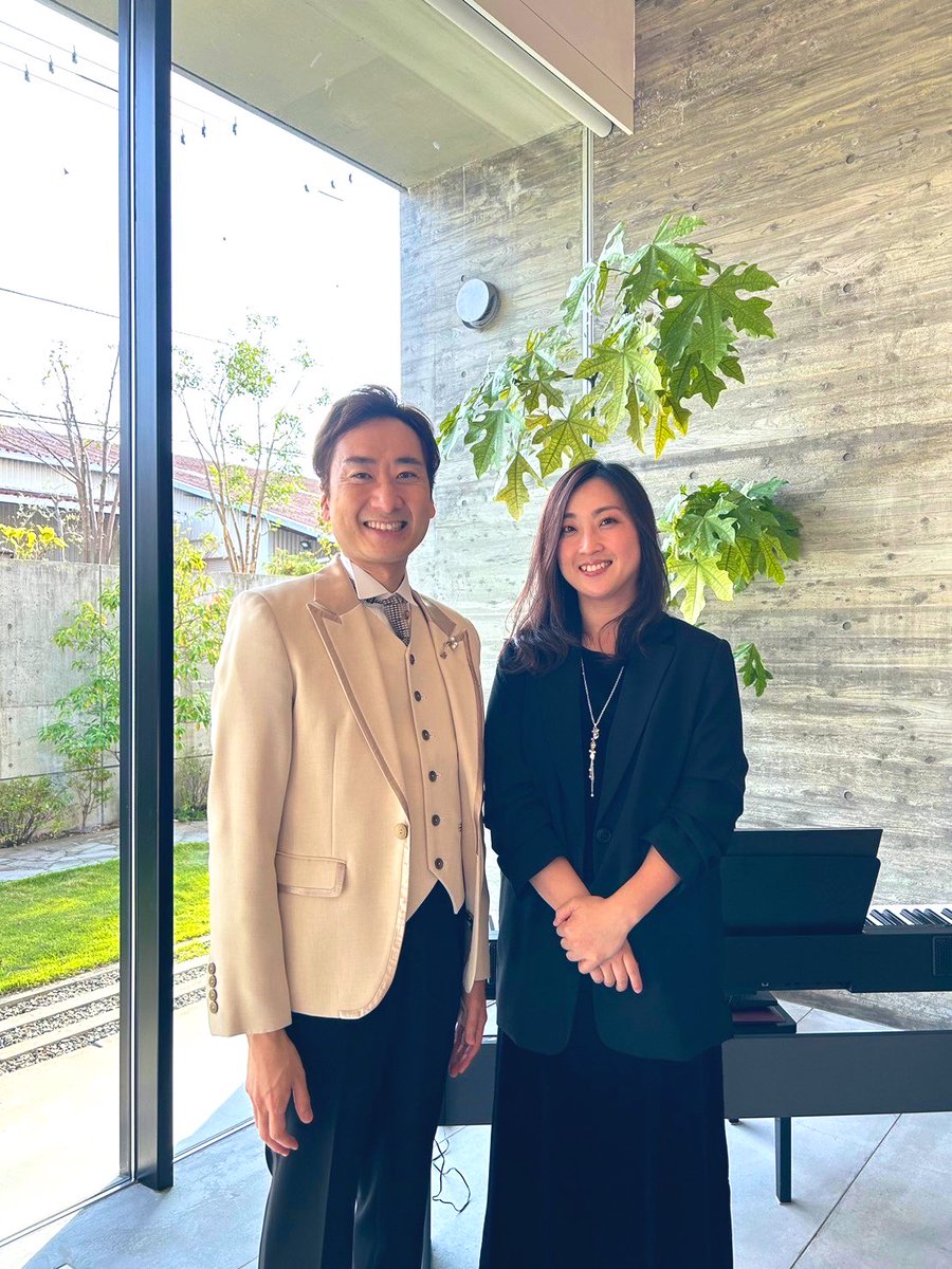 yksopranista's tweet photo. 『木村優一サロンコンサート2024』2日目終演🎹今日は株式会社ヤナセ（メルセデス・ベンツ熊本）さんの関係者の皆様がご来場くださいました♪茶話会も盛り上がり、とても楽しい会となりました♪♪皆様、ありがとうございました😭
#冨坂建設 #mols #ヤナセ #メルセデスベンツ #南部歌歩子 #木村優一 https://t.co/TBx8u7cj5I