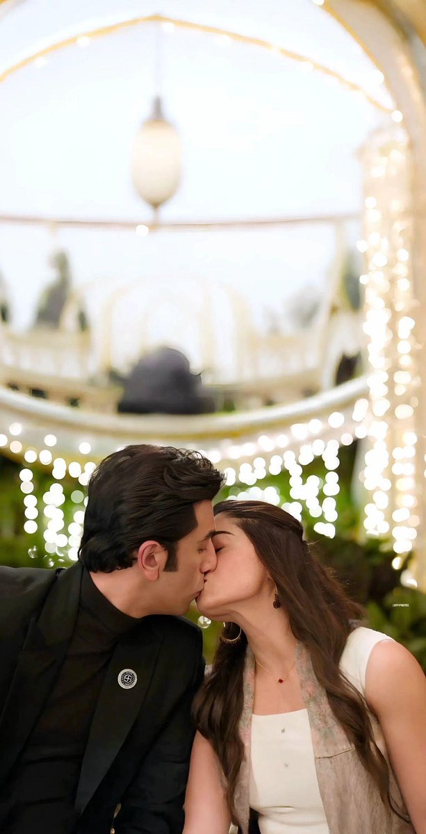 AdarshS516026's tweet photo. This Song #Ammayi ♥️♥️

Chemistry b/w @iamRashmika #RanbirKapoor 🤍😍

Dir: @imvangasandeep 💥

#RanbirKapoor #Animal #RashmikaMandanna

Hope you like them 🙏 ♥️

♥️♥️ https://t.co/cCMzs3X7Qt