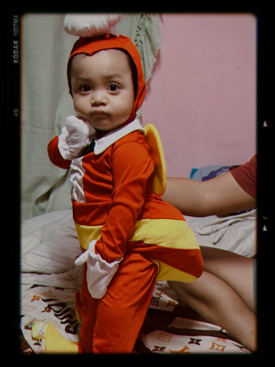 Leydijustin3's tweet photo. A rare photograph of Jollibee when he was a kid 😅 https://t.co/iP8XhFbL47