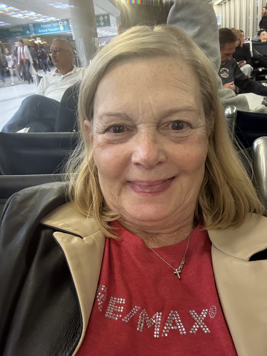 LeighAtTheBEACH's tweet photo. California bound! #earlyflight #eliteretreat2024 #bestofthebest https://t.co/BQoq9aaRlG