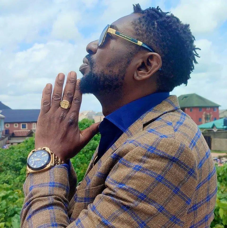 @𝗼𝗻𝗲𝗷𝗼𝗯𝗹𝗲𝘀𝘀𝗯𝗼𝘆 tweet media