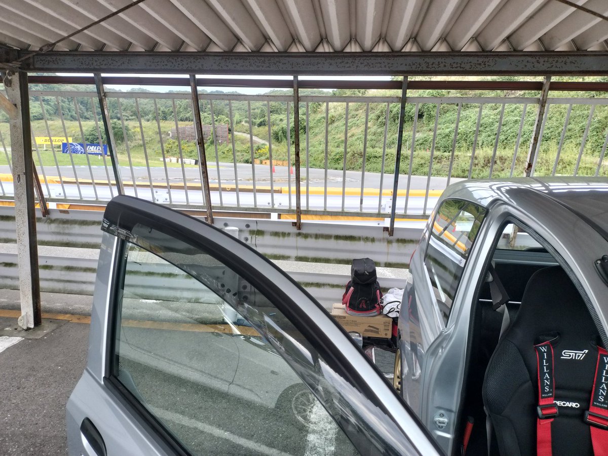 近影。

本庄サーキットの軽耐久に向けて、はんなりと準備。。。