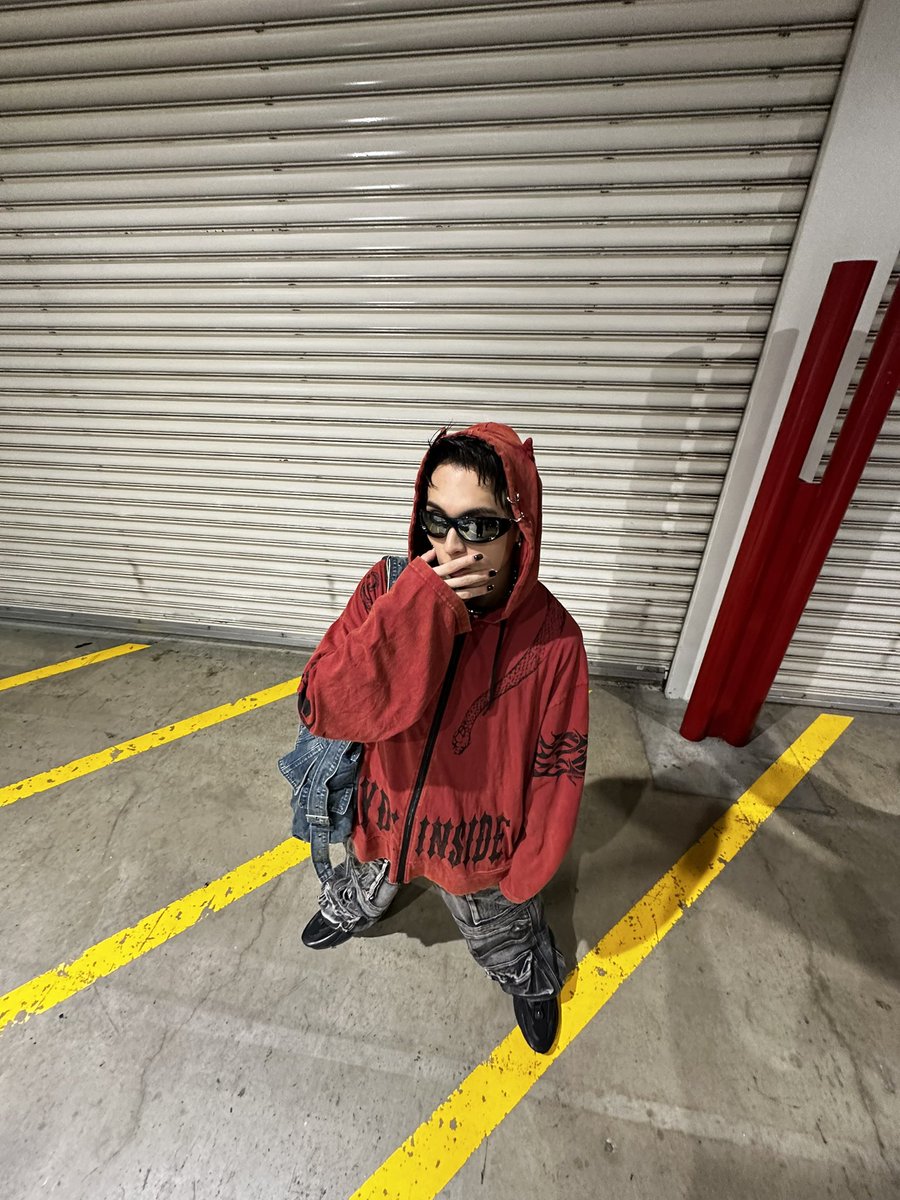 てか、HYDEさんのアルバム、マジで最高ね。うちのギターのクマさんとも