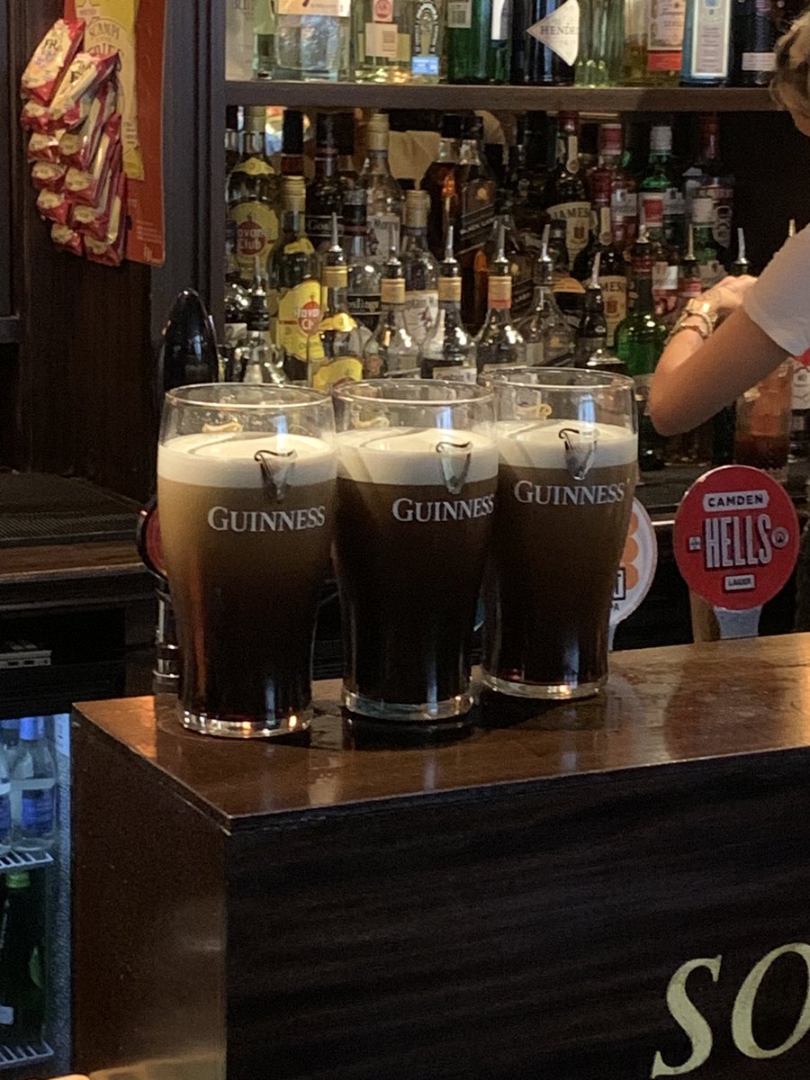 Been looking forward to this for a long time, testing what’s known as the best pint of Guiness in London at ‘The Devonshire’