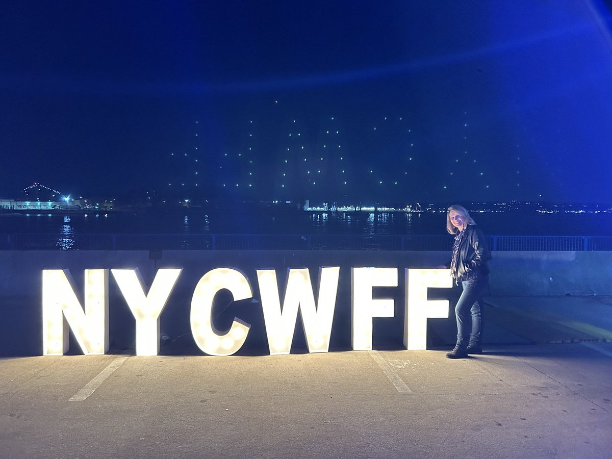 WVCaligrl's tweet photo. #nycwff #samheughan #SasssenachSpirits https://t.co/2GASpPLXoO