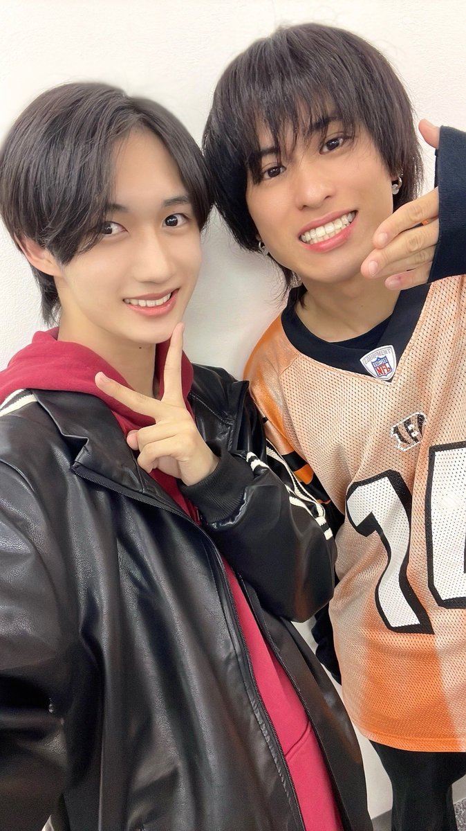 rukia_0513's tweet image. #果て夢 note.3 初日まであと4️⃣日🎶

果て夢note.3 開幕目前インスタライブ🏴‍☠️
ご視聴ありがとうございました😆🎶

今回は #古謝那伊留 さんがきてくださいました🤩‼️

色んなお話聞けて嬉しかったなぁ🤭✨

お写真も撮っていただきましたっ😚💜

#神戸セラボ #神戸セーラーボーイズ #中川月碧 #るきあ
