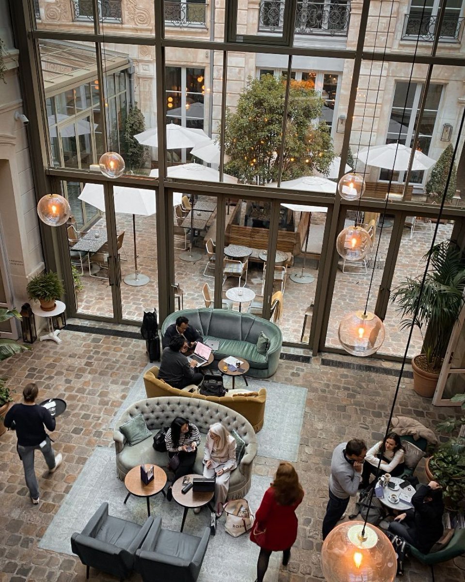 PerformProtocol's tweet photo. Élégance et charme au cœur de la capitale 🏨

@thehoxtonhotel est situé dans une splendide demeure du XVIIIᵉ siècle, en plein cœur du 2ᵉ arrondissement de Paris.

#Paris #hotel #Hoxton #Parisjetaime https://t.co/TxmlWYX2Ux