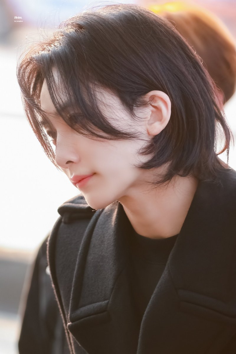 DearHani2's tweet photo. 춥다 … 코트 정한의 계절이 돌아왔어 … 🥹 https://t.co/SyR7TqPr76