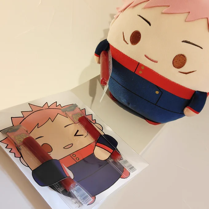 差し入れの工作してる 