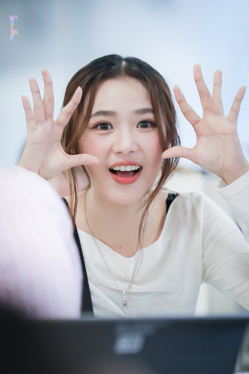 SpeedHan's tweet photo. เป็นต้าวเด็กน้อยมั่กกกกก ~~😍😍😍

#BookExpo2024xGMM
#BookExpo2024xNF
#NamtanFilm #น้ำตาลฟิล์ม 
#filmracha https://t.co/hhLy4HZAvu