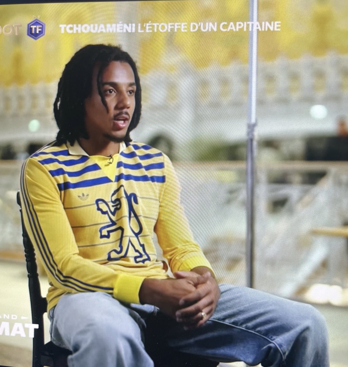 classicsoccerjs's tweet photo. Jules Koundé loves a vintage Adidas kit.

FC Sochaux 1982-83 with classic Peugeot sponsor! 

🎥 @telefoot_TF1 https://t.co/WciWfiM3L8