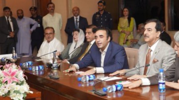 JavedNLaghari's tweet photo. پاکستان پیپلز پارٹی کے چیئرمین بلاول بھٹو زرداری کی سربراہی میں پی پی پی پی کی پارلیمانی پارٹی کا اجلاس، خاتون اول اور رکن قومی اسمبلی بی بی آصفہ بھٹو زرداری بھی اجلاس میں موجود
@BBhuttoZardari 
@AseefaBZ https://t.co/nB8hK6pmBj