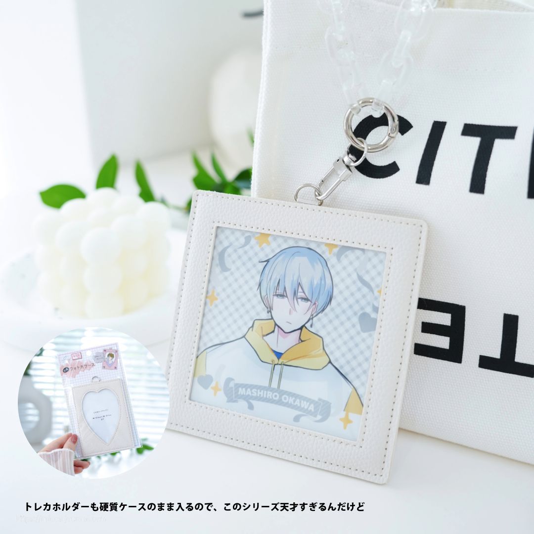 キャンドゥの220円商品NEXUSの「ましかくフォトケース」少し前にトレカ