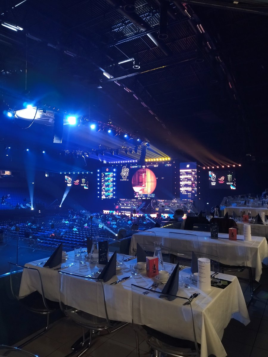 Finaalipäivä <a href="/ElisaEsports/">Elisa Esports</a> 👀👀

#esportsfi