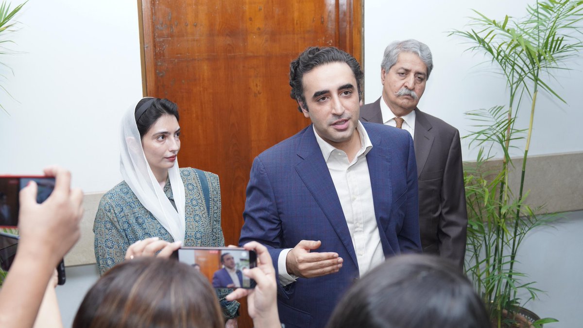BhuttoMaryam's tweet photo. October 20 will forever be remembered as a milestone in #Pakistan's history, marking the passage of the 26th Constitutional Amendment. ❤️🙏 @BBhuttoZardari https://t.co/zrAPTPXVts