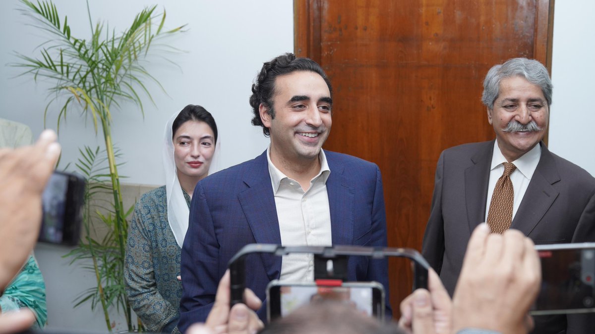 BhuttoMaryam's tweet photo. October 20 will forever be remembered as a milestone in #Pakistan's history, marking the passage of the 26th Constitutional Amendment. ❤️🙏 @BBhuttoZardari https://t.co/zrAPTPXVts