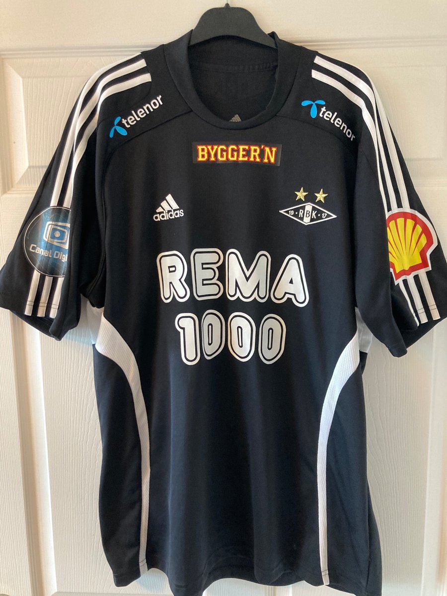 ShirtsofNeil's tweet photo. Rotherham United 🏴@RotherhamUnited #rufc
AS Roma 🇮🇹 @OfficialASRoma #ASRoma
Reggina 🇮🇹 @Reggina_1914 #Reggina
Rosenborg 🇳🇴 @RBKfotball #alltidframover #rbk https://t.co/L1zNdRIY5d