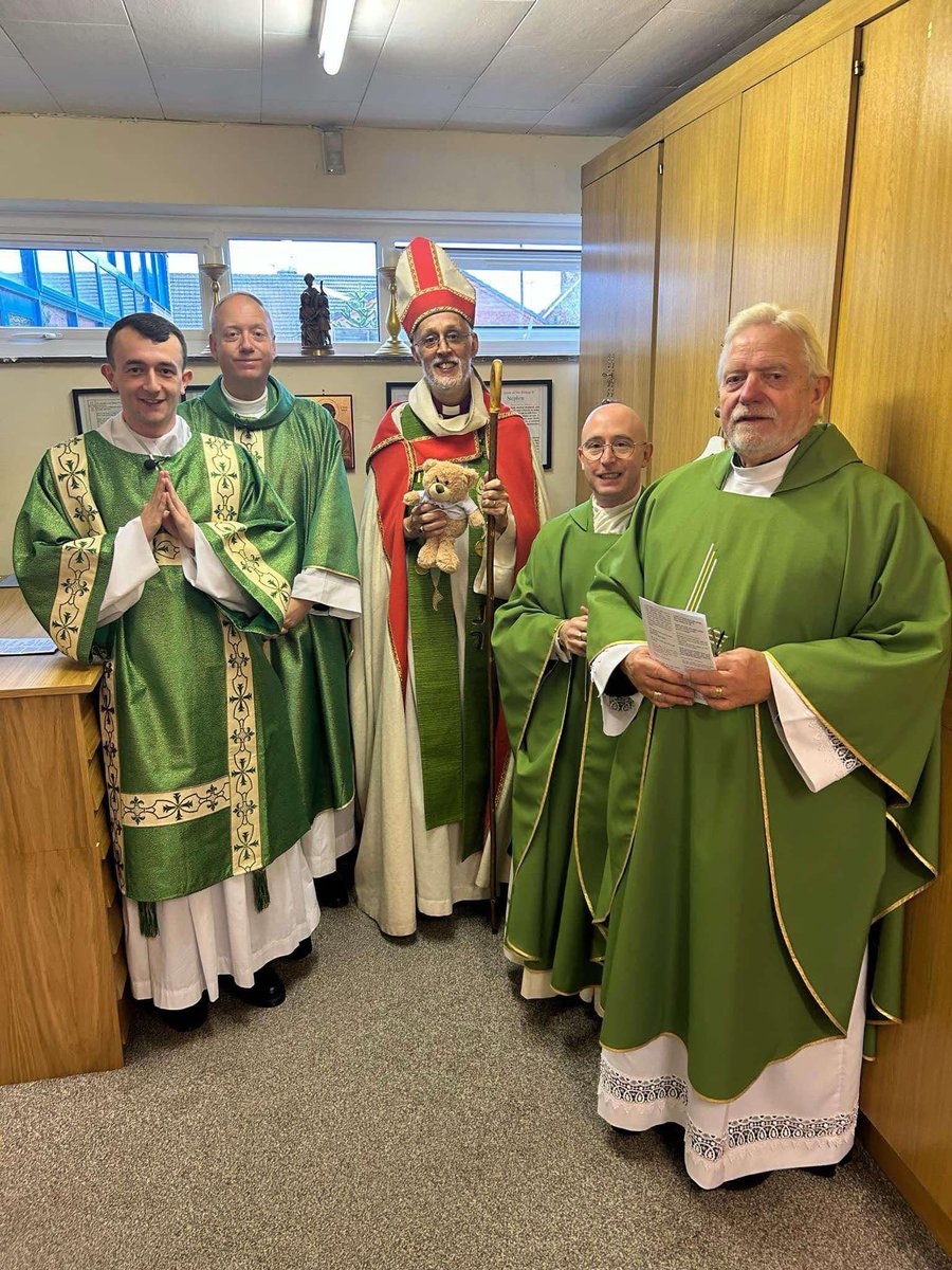 Fr Paul Hutchins (@frpaulhutchins) on Twitter photo Great to have <a href="/BishManchester/">David Walker</a> <a href="/CHFfailsworth/">HolyFamilyFailsworth</a> today preaching for us in our 60th anniversary year. <a href="/DioManchester/">Diocese of Manchester</a> Great to have <a href="/BishManchester/">David Walker</a> <a href="/CHFfailsworth/">HolyFamilyFailsworth</a> today preaching for us in our 60th anniversary year. <a href="/DioManchester/">Diocese of Manchester</a>