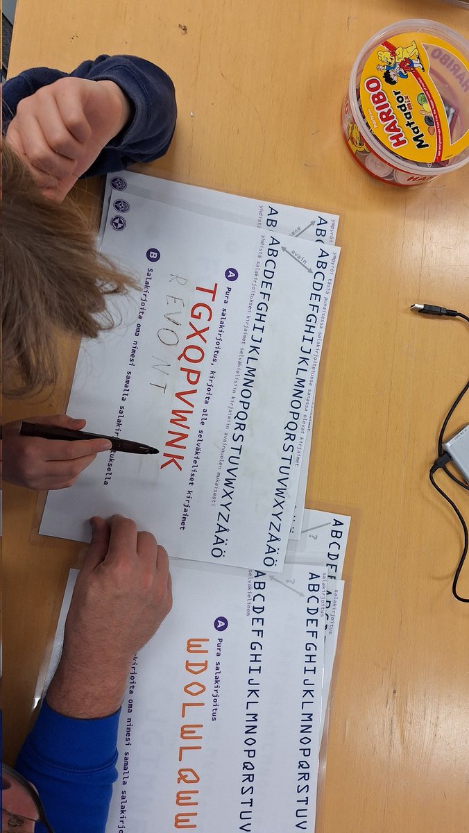 Thanks for the QSO's and connections JOTA-JOTI! See You again next year! 73

#jotajoti #jotajoti2024 #OH2MATU #5FI60Y #ilmapartio #päpa #partioscout #radiopartio #radioscouting #airscouts <a href="/JOTAJOTI/">JOTA-JOTI</a> <a href="/SralToimisto/">SRAL ry</a>