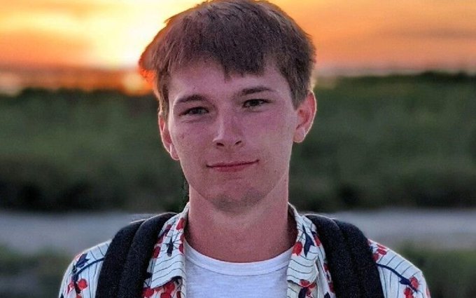 laciclopatica's tweet image. La terrible muerte por atropello en París del joven ciclista urbano Paul Varry puede ser el suceso que obligue a cambiar la percepción en toda Francia sobre la violencia vial. El conductor está detenido y acusado de homicidio agravado.

Aquí todo lo que se sabe. 🧵