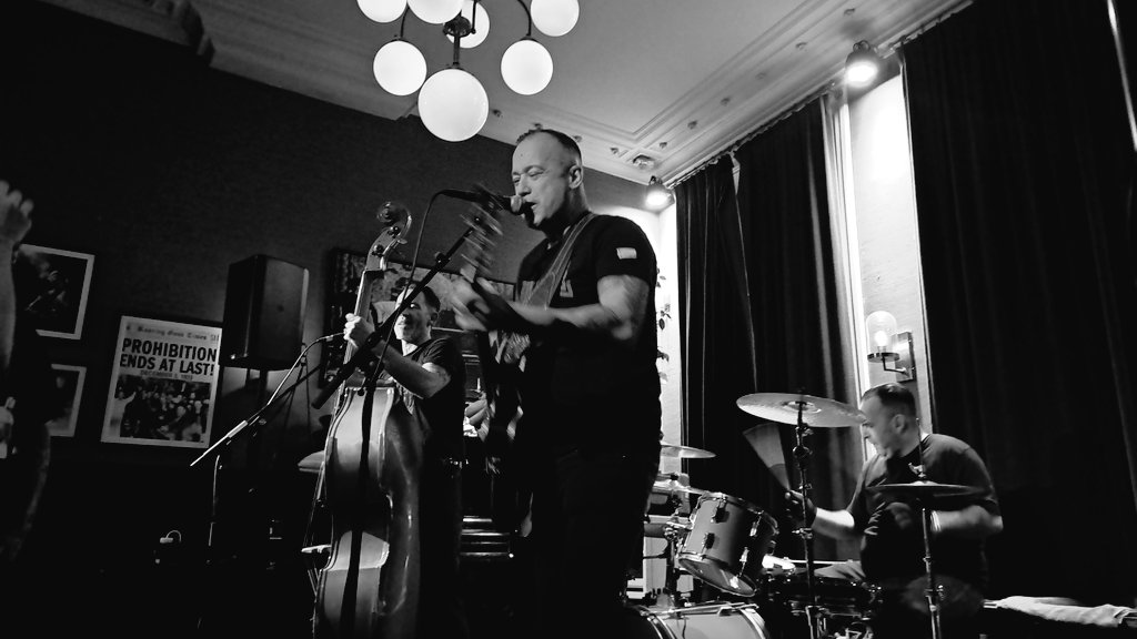 Dat was een mooi feestje.  De nog steeds fantastische psychobilly  van #milwaukeewildmen 
🎸🎶🤘🏽