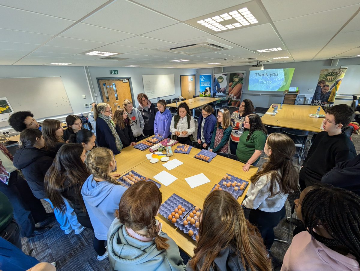 LEAF_Education's tweet photo. Last-minute preparations are underway before the students give their presentations this afternoon! 🎤✨ Soon, we'll announce the winner—exciting times ahead! Who will take the top spot? 🏆 #PresentationDay #CompetitionFinale #FutureLeaders https://t.co/orJF8eJWdd