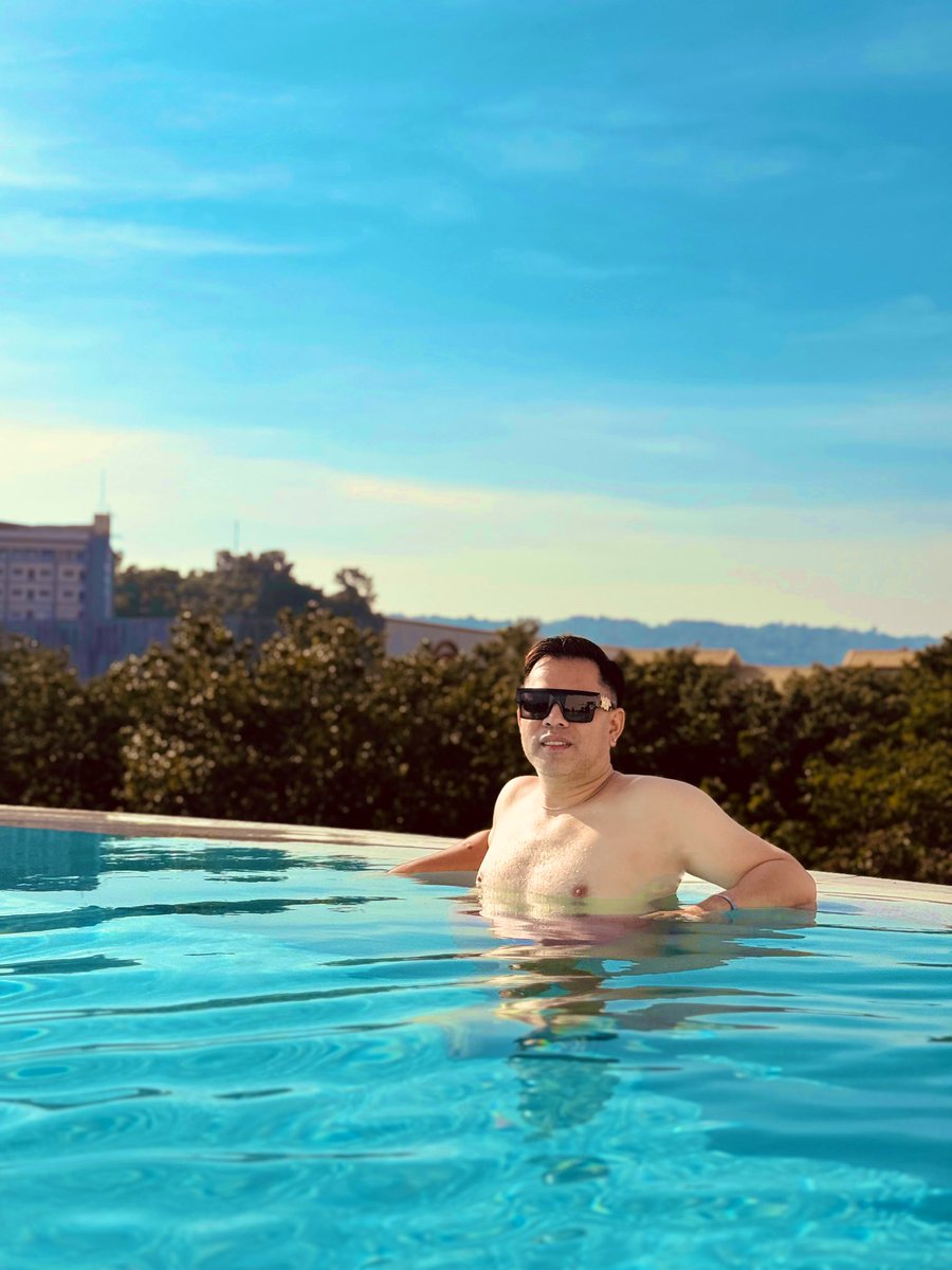 dknyoz's tweet photo. Early morning dip. #cdo 📍luxe hotel https://t.co/fJBqJ22p8w