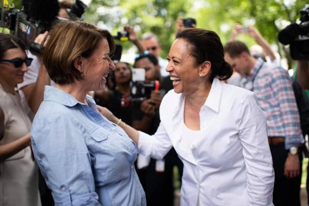 amyklobuchar's tweet photo. Happy Birthday 🎂 @KamalaHarris !!  Our birthday wish for you is….how about being our next President! https://t.co/bxNvqaKyhz