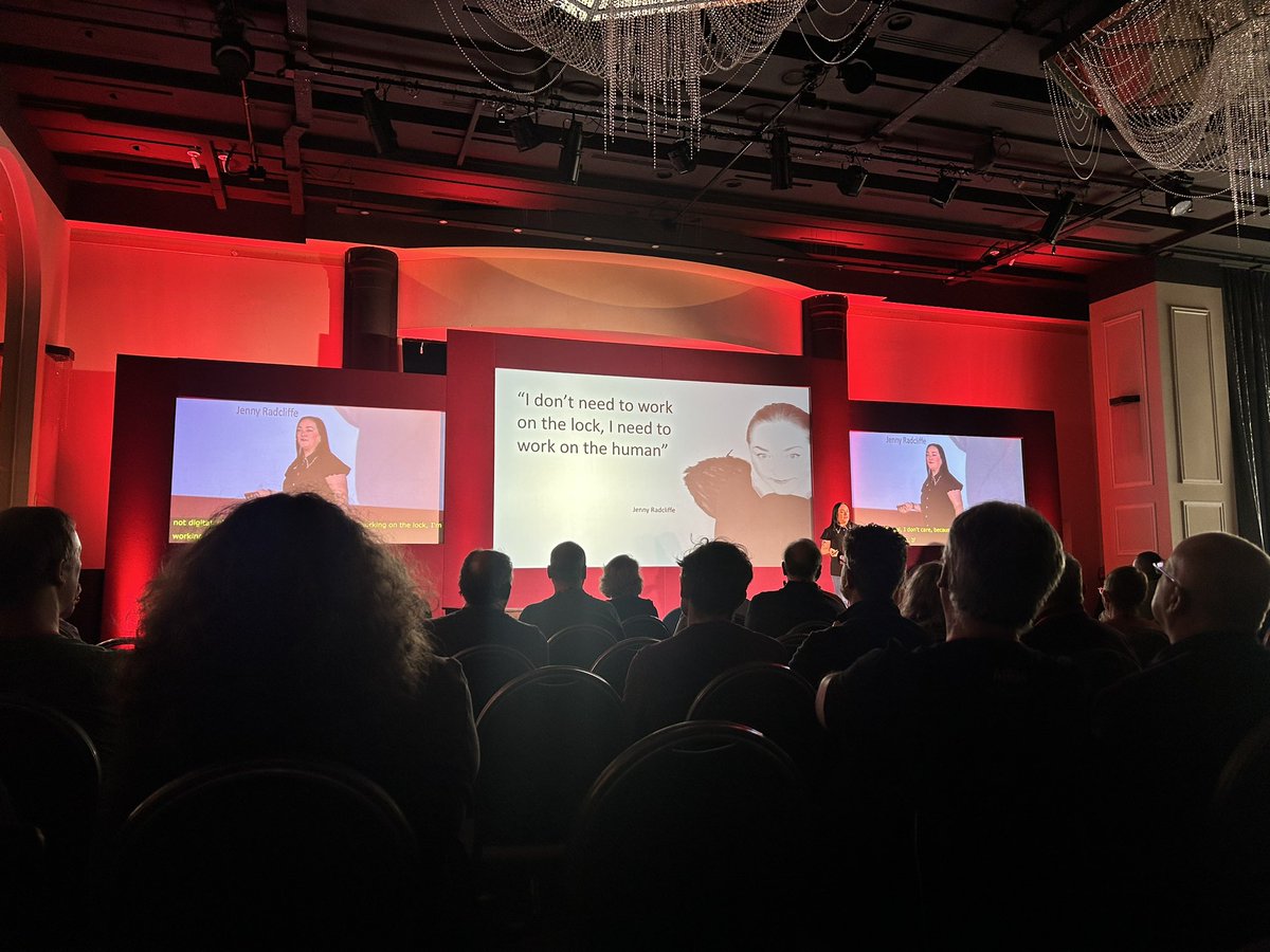 “If a human get through the lock, I can get through the lock.” #qedcon #qedcon2024

@Jenny_Radcliffe <a href="/QEDcon/">QED</a>