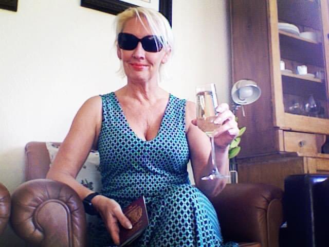 oldladybrain's tweet image. Pre-flight drinks, I hope I don’t get tipsy and make an arse of myself on the plane #nonholidayholiday #daydrinking #staycation2020