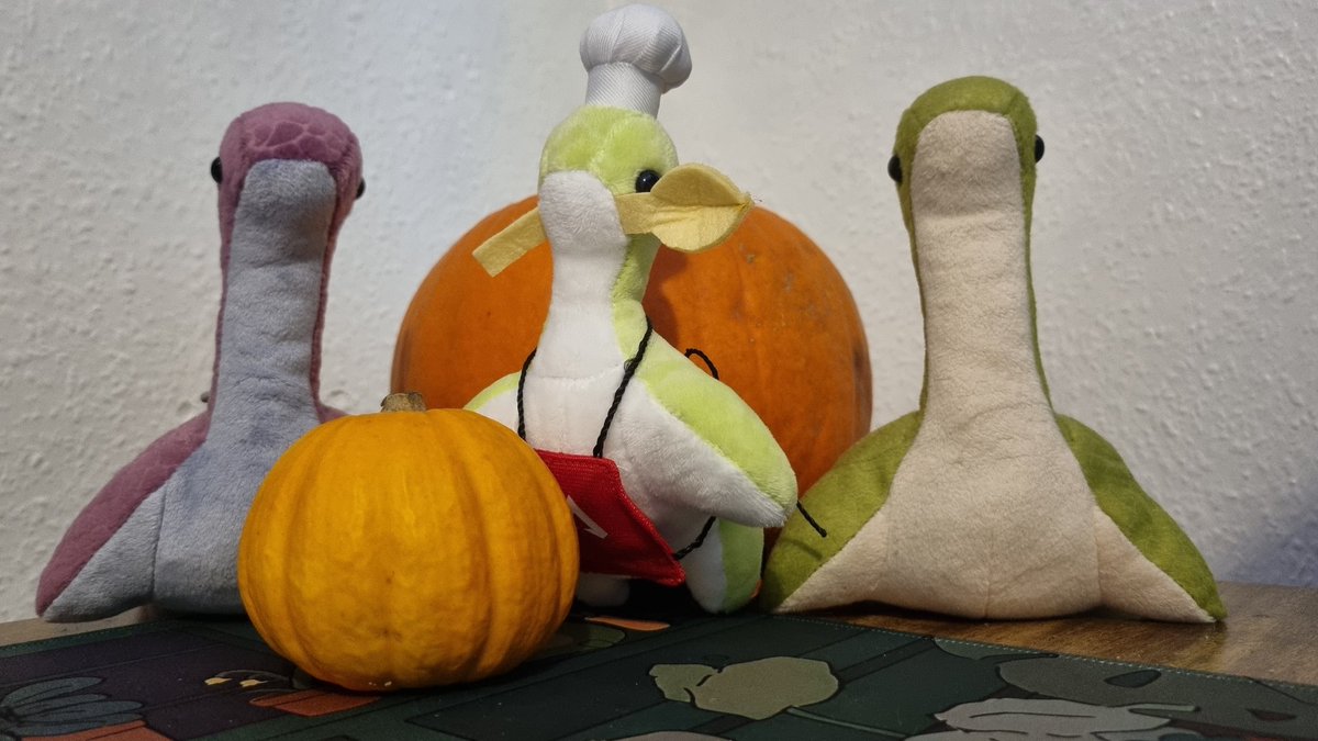 MissJords's tweet photo. 🎃 Nessie says Happy Halloween 🎃 https://t.co/Hrbf98oRnG