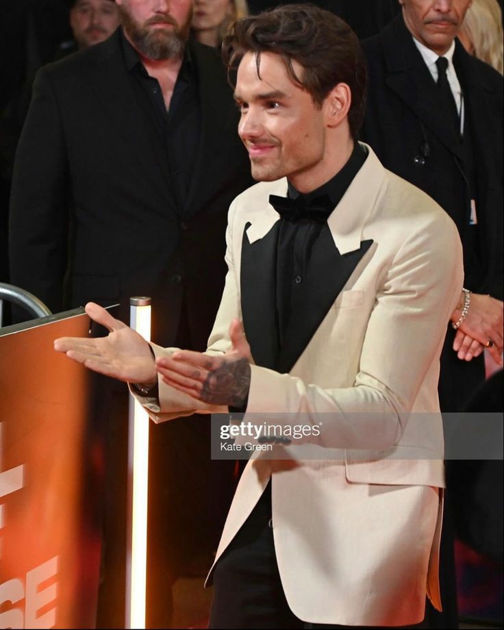taytarget1993's tweet photo. His look
I can die for your kind heart, you have no idea how I feel about you:)
My one and only, I've never see you before but my heart is belong to you
You are my home, my father, my motivation. Love you so much Lilium
#loveforliam #hereforliam #weloveyouliam #WeLoveYouLiamPayne https://t.co/83GVf0eudm