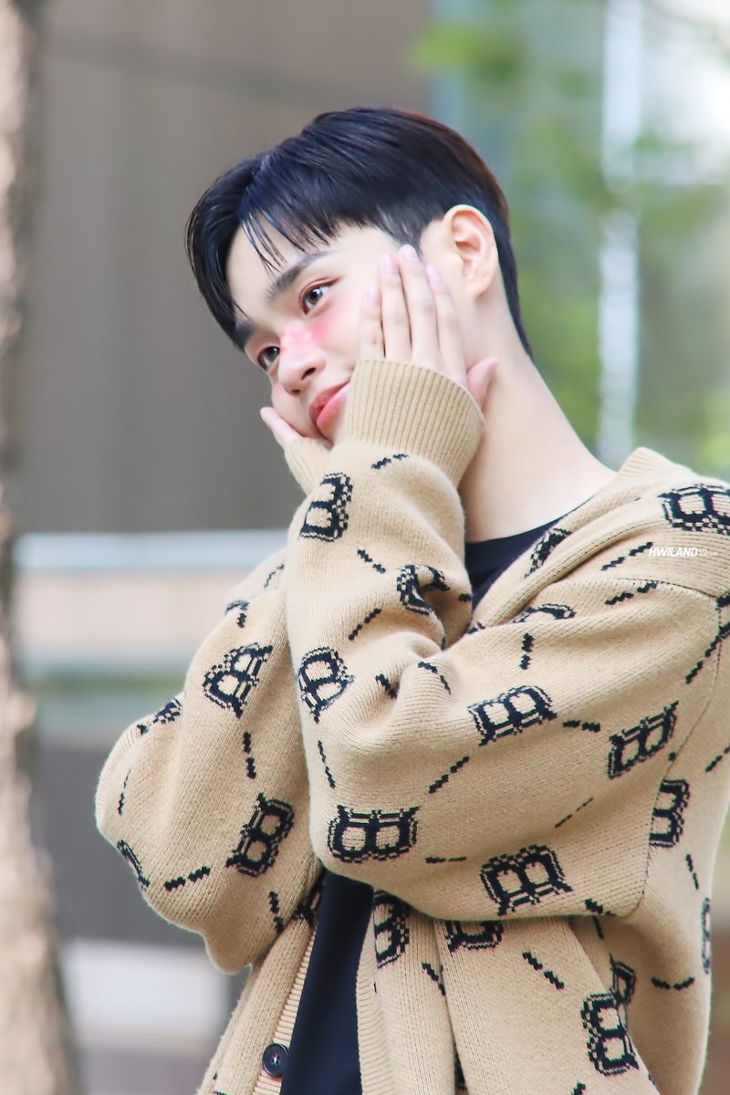 HWI_Land's tweet photo. 241012 음악중심 미니팬미팅

자연광 대휘 최고💚

#AB6IX #에이비식스
#이대휘 #LEEDAEHWI #DAEHWI https://t.co/YESegvpNsN