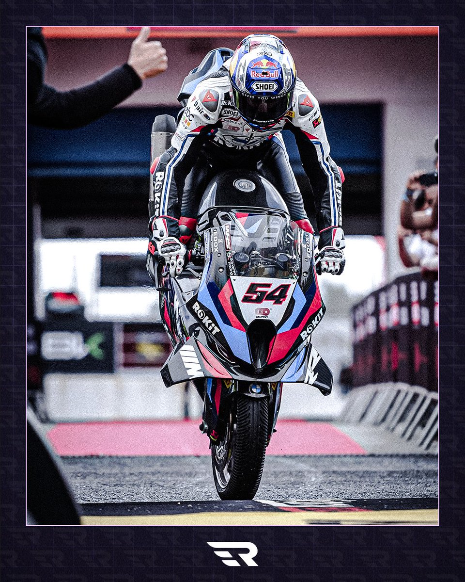 eaurouge_ps's tweet photo. 🏆 ŞAMPİYON SEZONU GALİBİYETLE KAPATTI!
🇹🇷 Toprak Razgatlıoğlu, Jerez'deki 2. yarışı kazanan isim oluyor!
#WorldSBK #SpanishWorldSBK #BackOnTOPrak https://t.co/PQYqEpQo6m