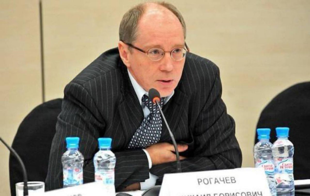 nexta_tv's tweet photo. Former top manager of Russian oil company found dead in Moscow. He 'fell out of a window'
Mikhail Rogachev, a former vice-president of the Russian oil company Yukos, has been found dead in Moscow.