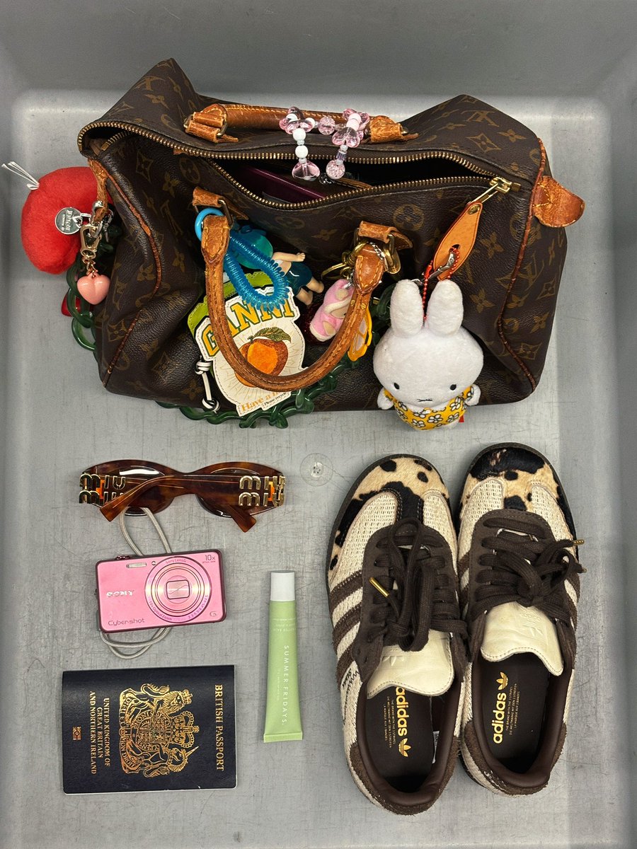 tashteshtish's tweet image. the art of bag trinkets