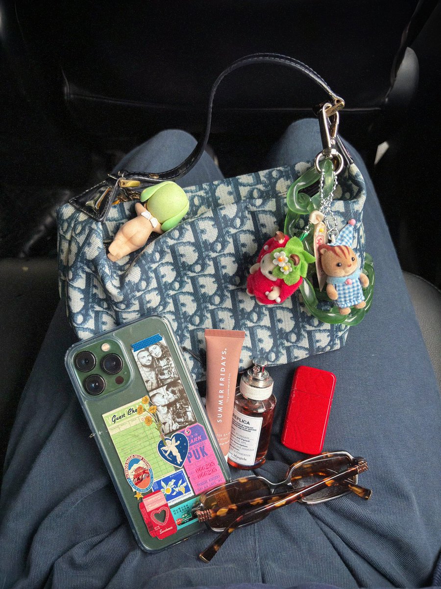 tashteshtish's tweet image. the art of bag trinkets