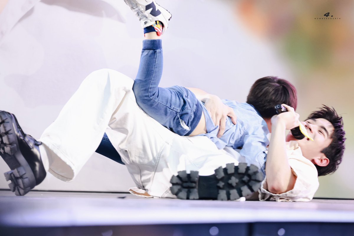 No_4ourth's tweet photo. โดนน้อลูก้าโถมกอดทั้งตัว ล้มกลิ้งเยยย เอ็นดูว์…

HAPPY TWENTY FOURTH  

#Happy20thFourth 
#โฟร์ท20ปีเป็นพี่แล้วครับ
#Fourthnattawat #โฟร์ทณัฐวรรธน์ https://t.co/4Pc73210cf