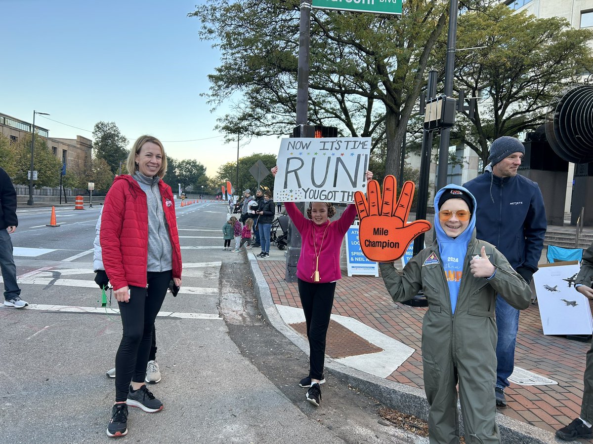 AEPOhio's tweet photo. Today's the big day for @CbusMarathon and our @nationwidekids Mile 26 Patient Champion, Michael! His family and the AEP Ohio crew are cheering on race participants and handing out headbands and treats throughout the day. Be sure to stop by and give him a high five! #MichaelStrong https://t.co/Wb5WPxTayE