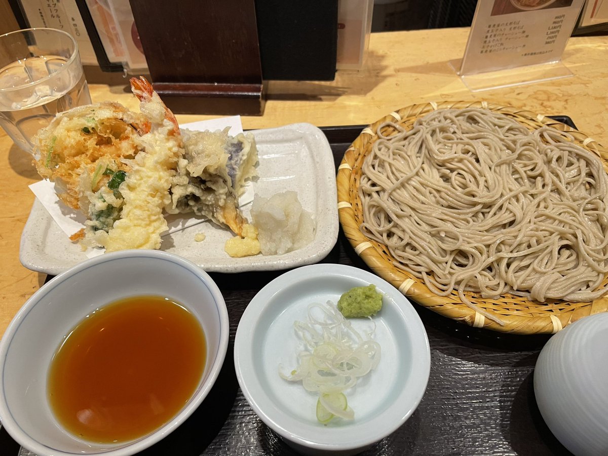 planathena's tweet photo. 超〜久々の横���越えの遠征。さゆりさんにしても半年振り！二時間堪能して参りました)^o^(
ラン��と時間つぶし(早く着き過ぎた)のデザート。すみません、名古屋飯ではなくて💦 https://t.co/sAZwTxW4YD